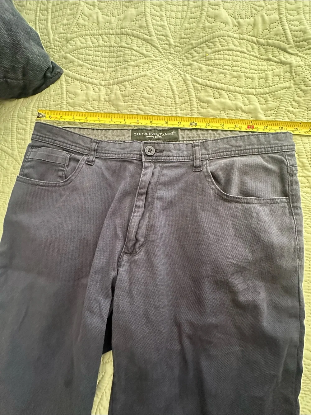 Truth Substance Common Sense Sz 36 Navy Shorts